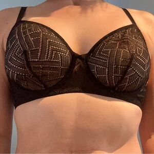 Black lace bra 34DD